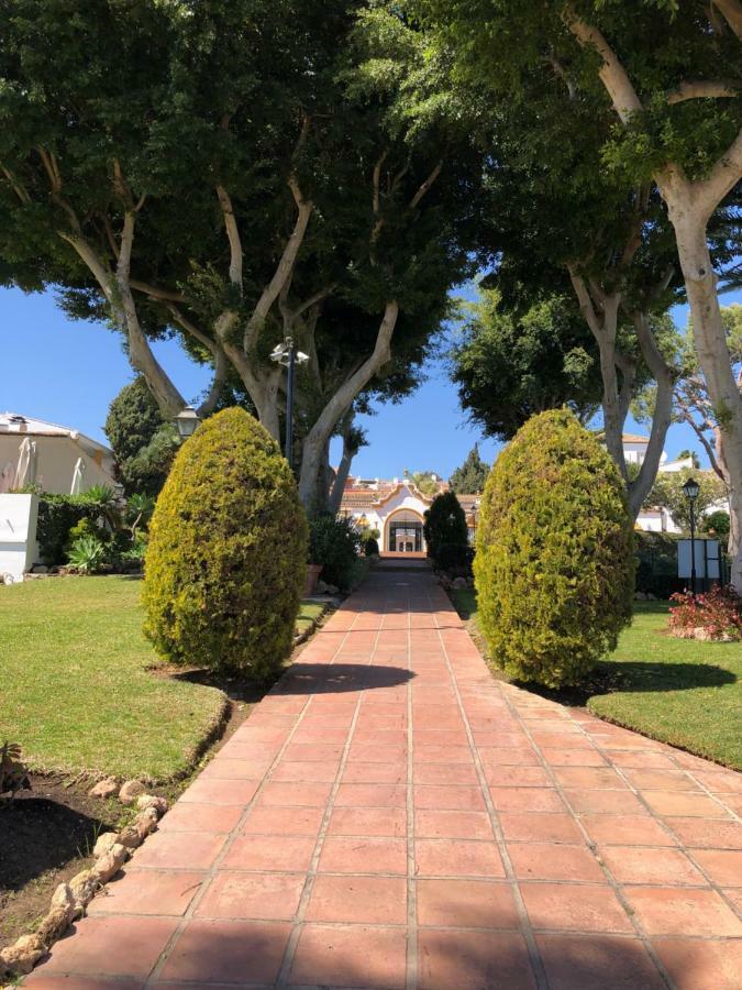 Luxury Dona Carlota Apartment Torremolinos Luaran gambar