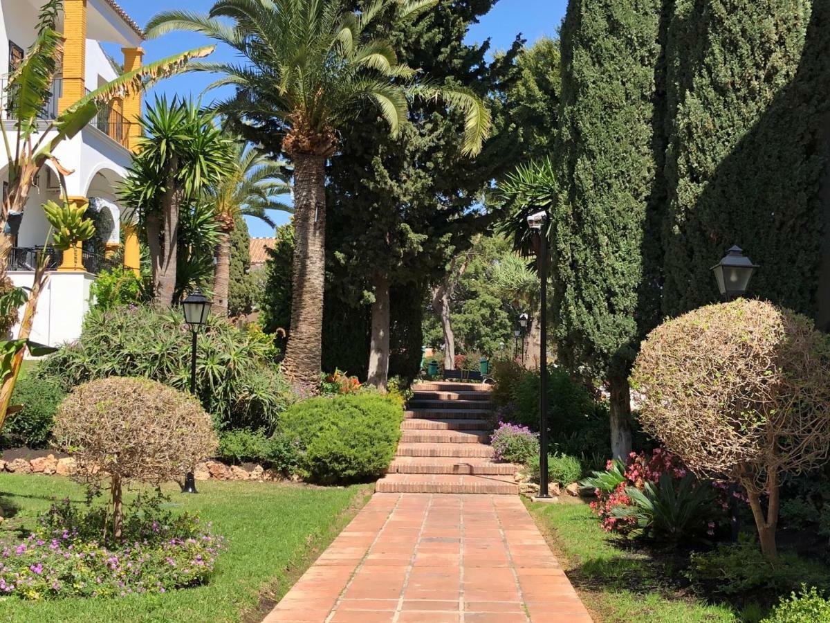 Luxury Dona Carlota Apartment Torremolinos Luaran gambar